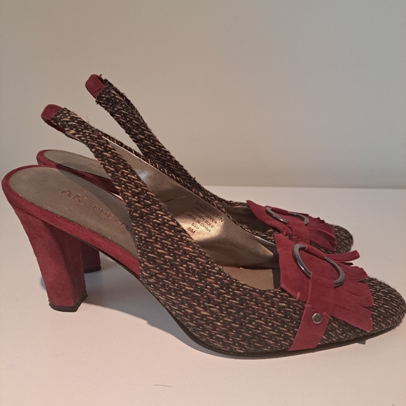 ANNE Klein sandals. - Picture 5 of 7